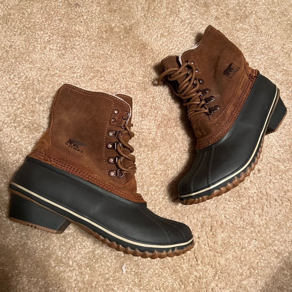 Sorel Winter Fancy Lace II Elk Grizzly Bear Boots